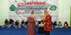 Kunjungan DWP UIN Gus Dur ke Panti Asuhan Darul Khadlonah