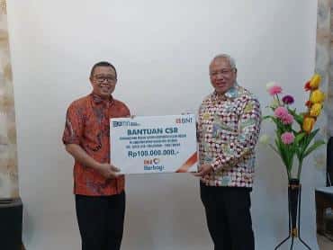 Dukung Pembangunan Masjid Agung, BNI Cabang Pekalongan Serahkan Bantuan Dana