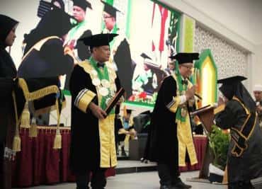 624 Mahasiswa Ikuti Wisuda Hari Kedua UIN Gus Dur