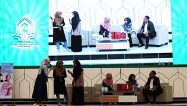 Pekan BLU Hari Pertama Selenggarakan Carreer Talk: Self-Empowerment for Better Future