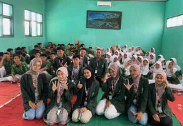 Cegah Pernikahan Dini, Mahasiswa KKN UIN Gus Dur Pekalongan Gelar Sosialisasi di MA Tholabuddin