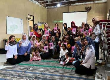 Mahasiswa KKN 61 Kelompok 2 UIN Gus Dur Partisipasi dalam Kegiatan Sosialisasi Tumbuh Kembang si Kecil di Balai Desa Menguneng